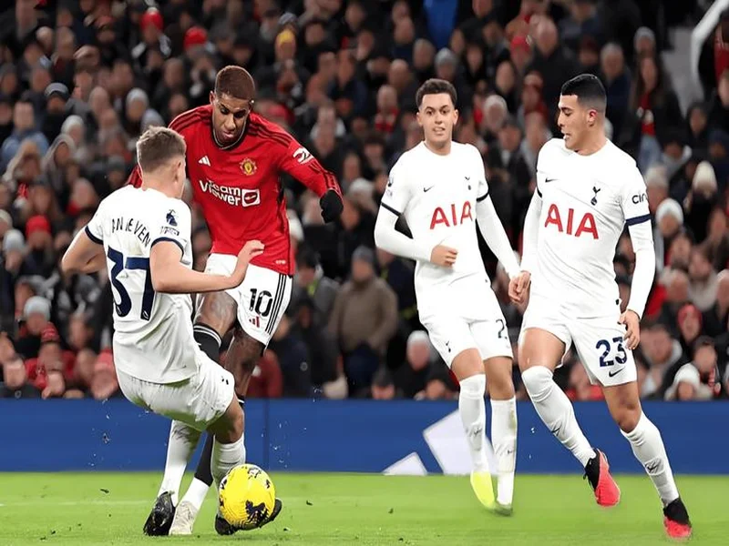 记者:热刺新球场在英国堪称顶级,曼联可参考热刺的成功经验